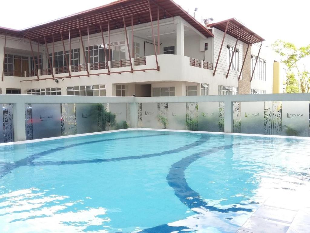 Cityland Tagaytay Taal Lake View City View Free Pool Parking Studios With Balcony Are City View タガイタイ エクステリア 写真