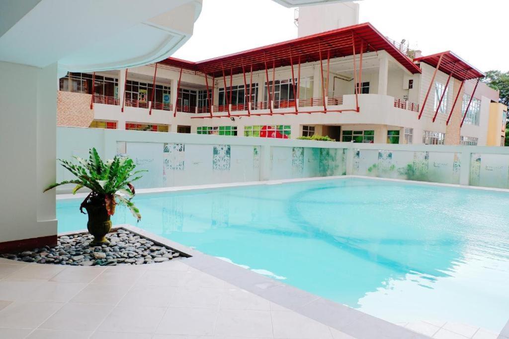 Cityland Tagaytay Taal Lake View City View Free Pool Parking Studios With Balcony Are City View タガイタイ エクステリア 写真