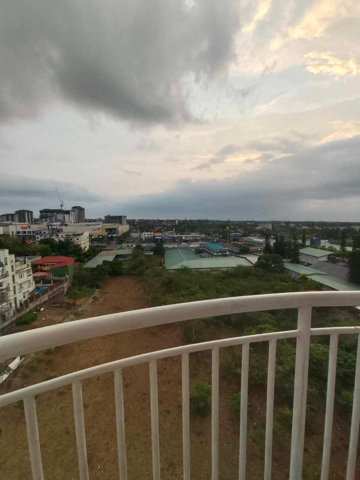 Cityland Tagaytay Taal Lake View City View Free Pool Parking Studios With Balcony Are City View タガイタイ エクステリア 写真