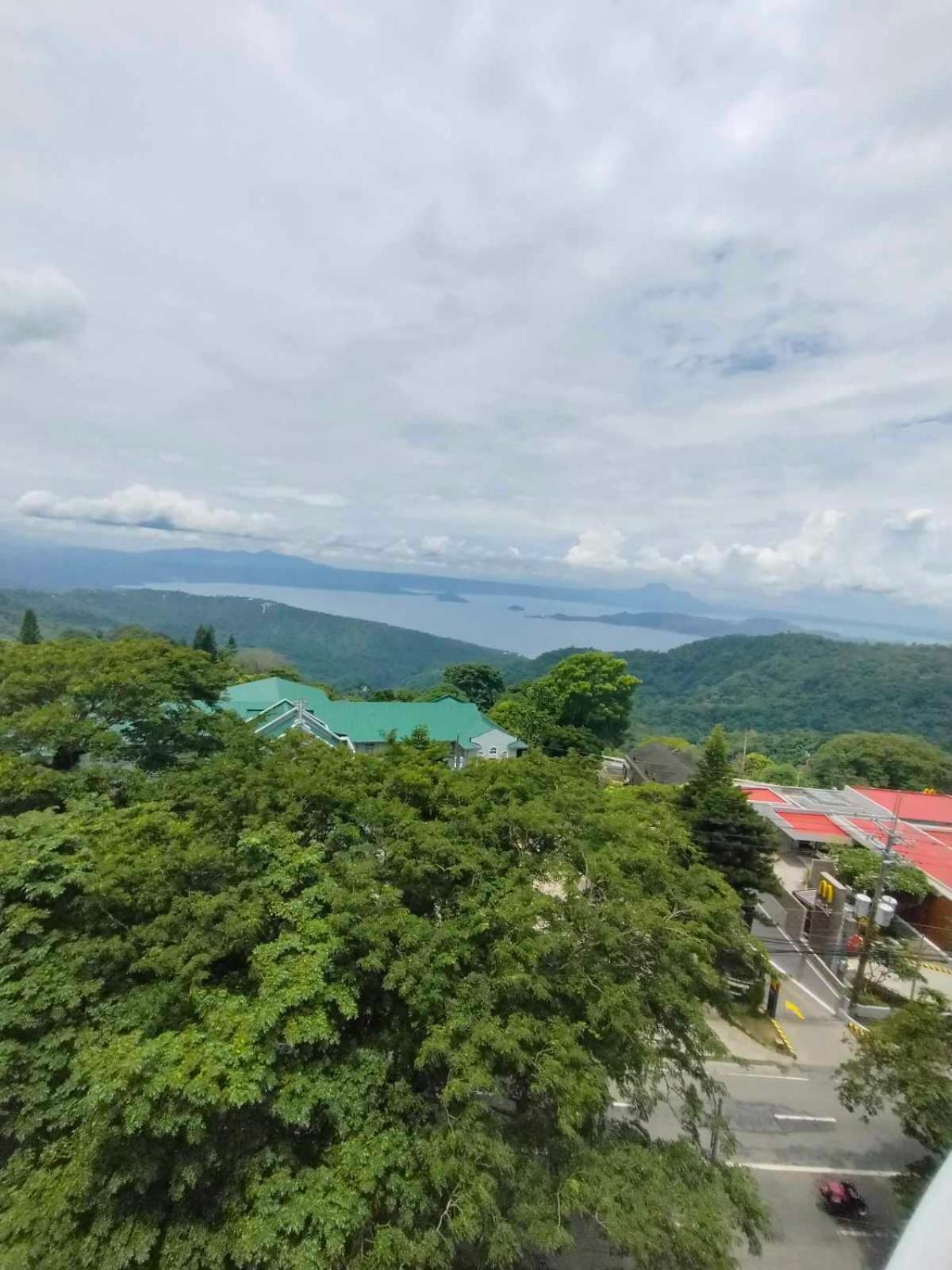 Cityland Tagaytay Taal Lake View City View Free Pool Parking Studios With Balcony Are City View タガイタイ エクステリア 写真