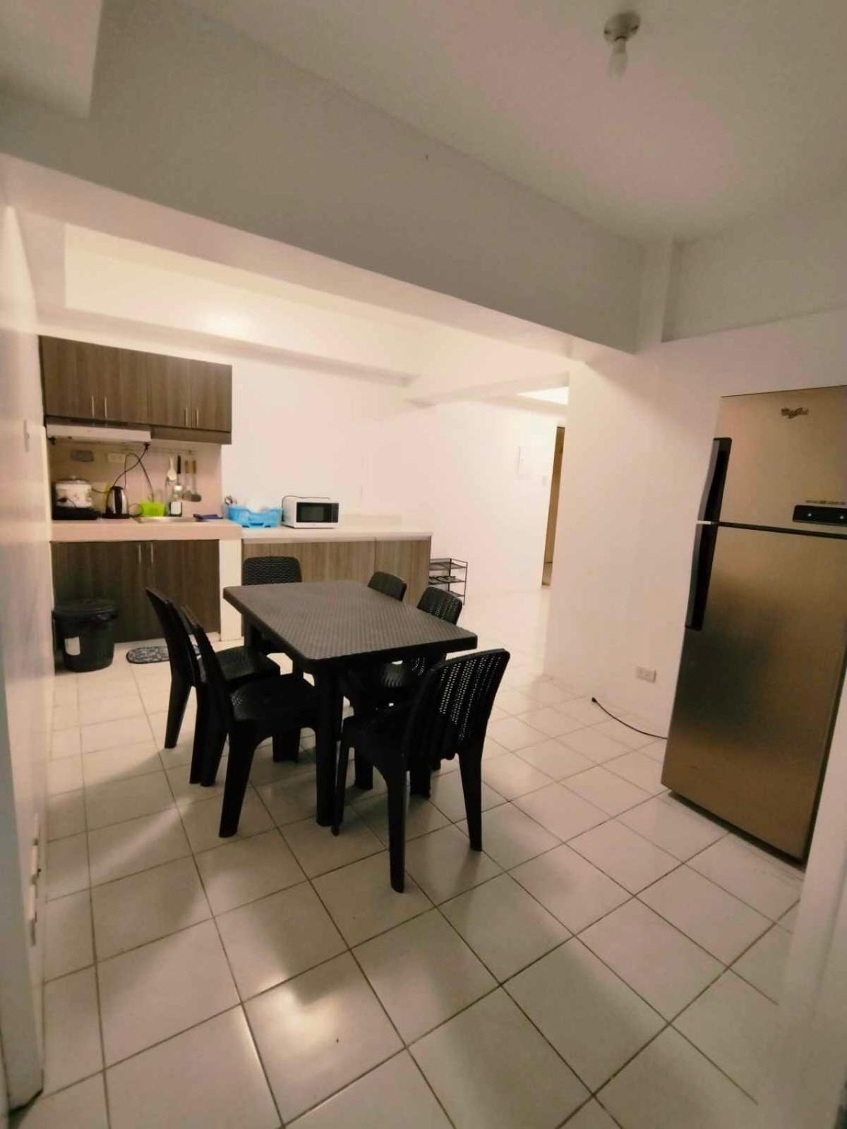 Cityland Tagaytay Taal Lake View City View Free Pool Parking Studios With Balcony Are City View タガイタイ エクステリア 写真
